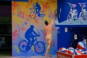 Channing Tatum nude in Roofman