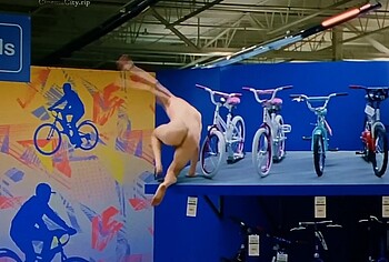 Channing Tatum nude in Roofman