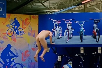 Channing Tatum nude in Roofman