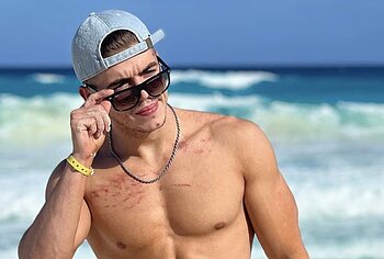 Sammy Guevara nude and sexy