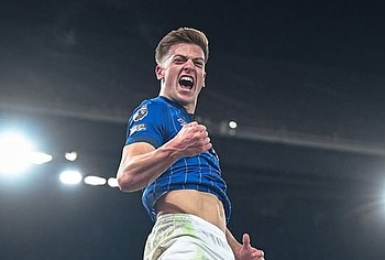 Liam Delap bulge photos