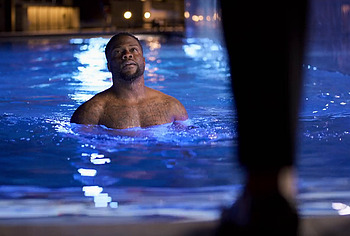 Kevin Hart shirtless