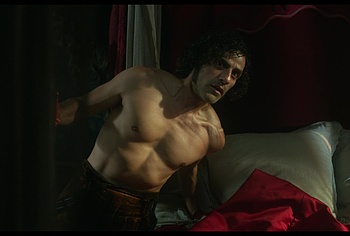 Oscar Isaac nude in Frankenstein