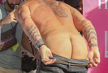 Gianluca Vacchi nude ass