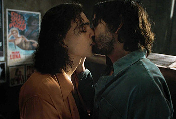 Diego Luna gay sex in Kiss Of The Spider Woman