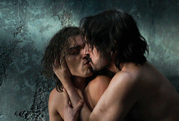 Diego Luna gay sex in Kiss Of The Spider Woman