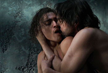 Diego Luna gay sex in Kiss Of The Spider Woman