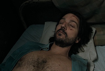 Diego Luna gay sex in Kiss Of The Spider Woman
