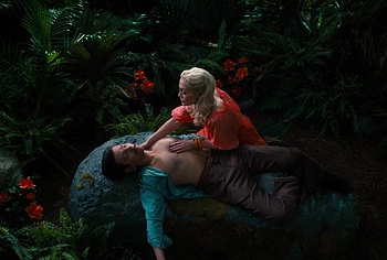 Diego Luna gay sex in Kiss Of The Spider Woman