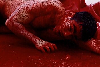 Omar Ayuso nude in Silencio