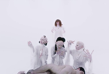 Omar Ayuso nude in Silencio