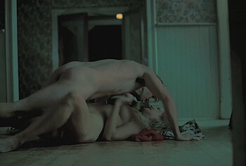 Robert Pattinson nude in Die My Love