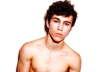 Max Schneider shirtless