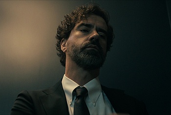 Hamish Linklater frontal nude