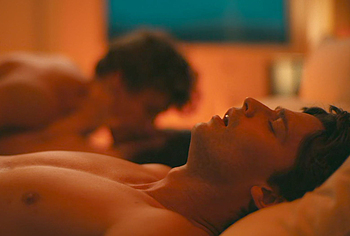 Patrick Schwarzenegger nude in The White Lotus