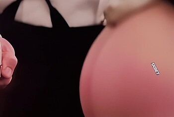 Timothee Chalamet nude in Marty Supreme