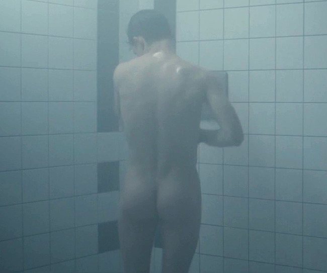 Max Riemelt nude