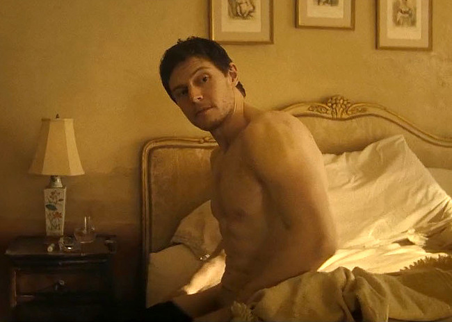 Evan Peters nude