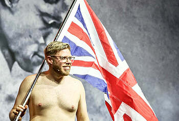 Rob Beckett and Romesh Ranganathan nude in Rob vs Romesh