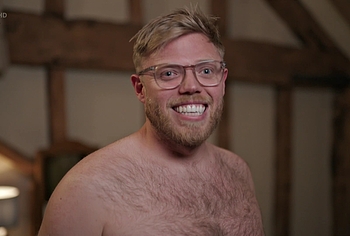 Rob Beckett and Romesh Ranganathan nude in Rob vs Romesh