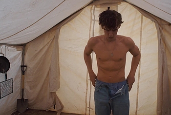 Hunter Doohan nude in The Wilderness