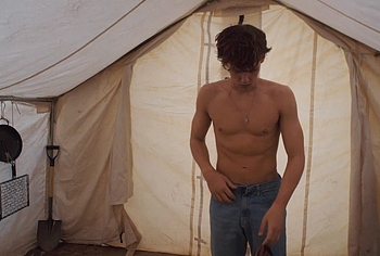 Hunter Doohan nude in The Wilderness
