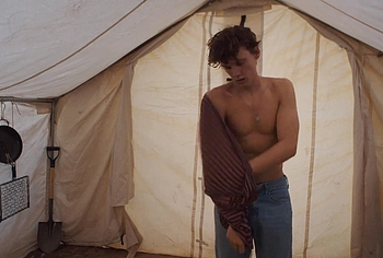 Hunter Doohan nude in The Wilderness