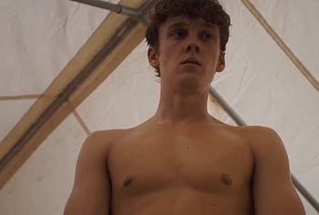 Hunter Doohan nude in The Wilderness