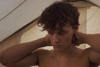 Hunter Doohan nude in The Wilderness