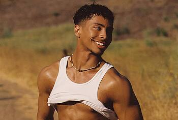 Quinton Coleman hairy pubis