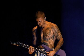 Justin Bieber Shirtless And Boxers During Grammy