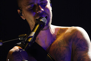 Justin Bieber Shirtless And Boxers During Grammy