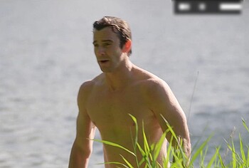 Luke Thompson Nude Scenes in Bridgerton