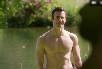 Luke Thompson Nude Scenes in Bridgerton