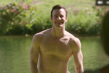 Luke Thompson Nude Scenes in Bridgerton