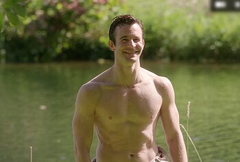 Luke Thompson exposed