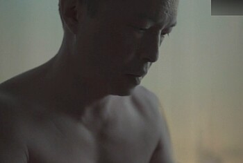 Ken Leung Desnudo y Escenas Eróticas en la Industria