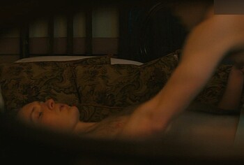 Freddie Dennis Sam Clemmett sexo gay desnudo en Queen Charlotte: Una historia Bridgerton