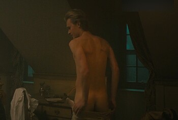 Freddie Dennis desnudo