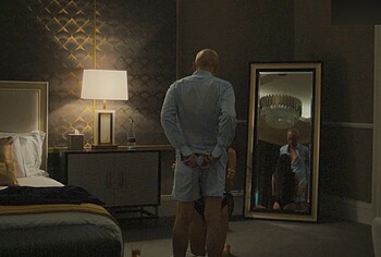 Ken Leung desnudo durante una mamada en Industry