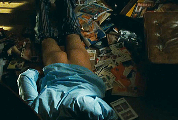 Escenas de Louis Garrel masturbándose y orinando sin censura en Ma Mère