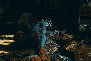 Escenas de Louis Garrel masturbándose y orinando sin censura en Ma Mère