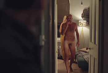 Ben Lambert Escenas de Desnudo y Pene Sin Censura en Betrayal