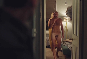 Ben Lambert Escenas de Desnudo y Pene Sin Censura en Betrayal