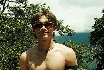 Fotos de Johnny Orlando Desnudo, Desliz de Pene y en Ropa Interior