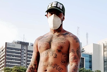 Vic Mensa nude and underwear pics