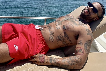 Vic Mensa nude and underwear pics