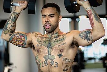 Fotos de Vic Mensa desnudo y en ropa interior