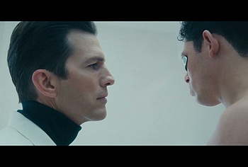 Anthony Ramos trasero desnudo en The Beauty