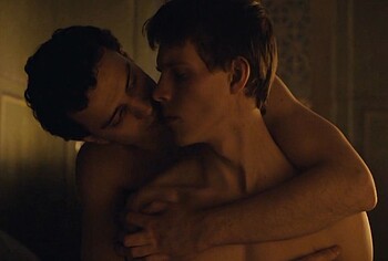 Finn Bennett y Pedro Leandro sin camiseta